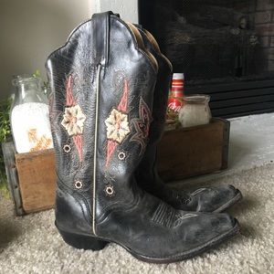 Women’s cowboy boots